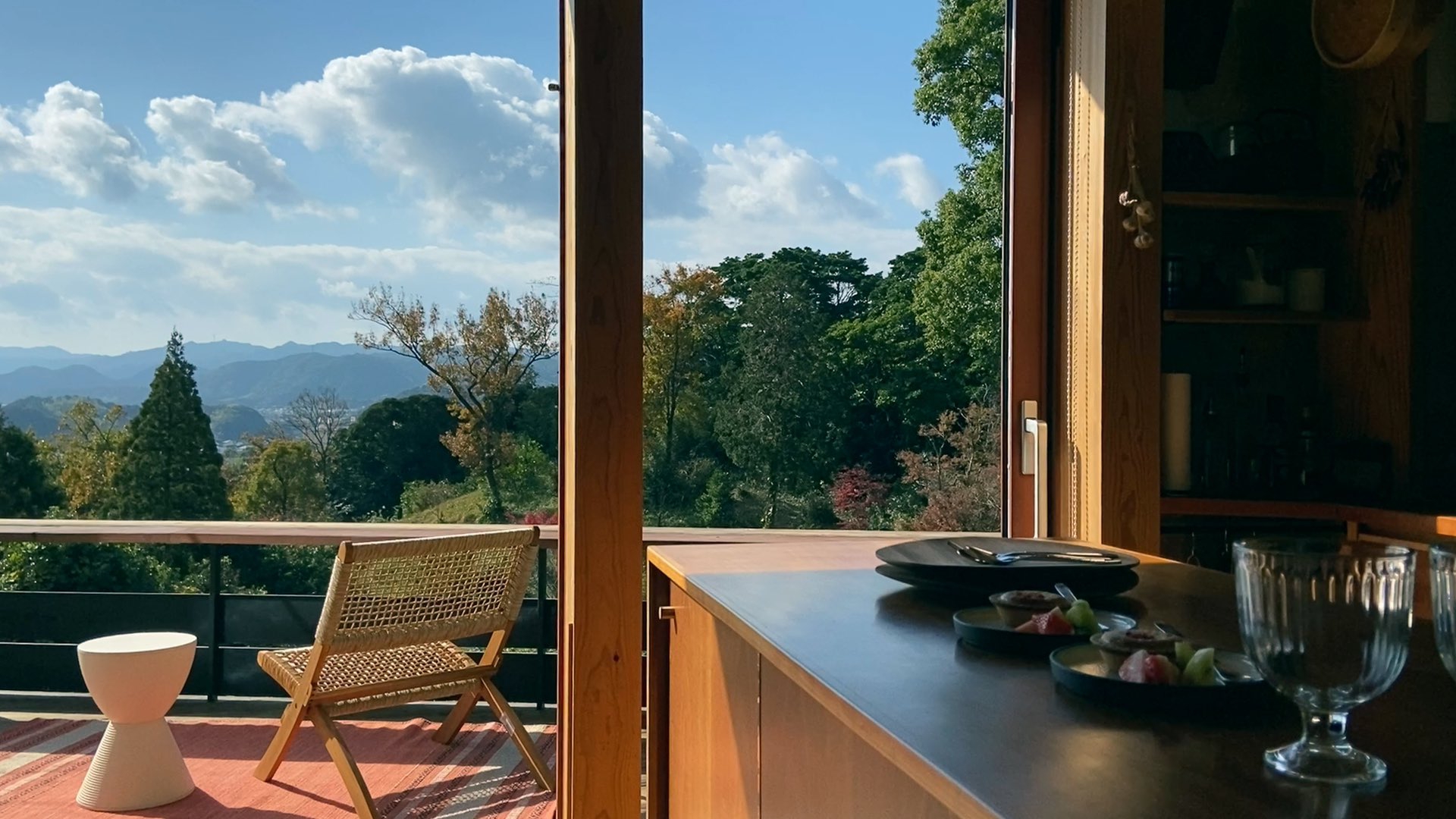 動画更新:日常に絶景のある自然素材の家 | Cozy Houses in JAPAN 住まい逍遥