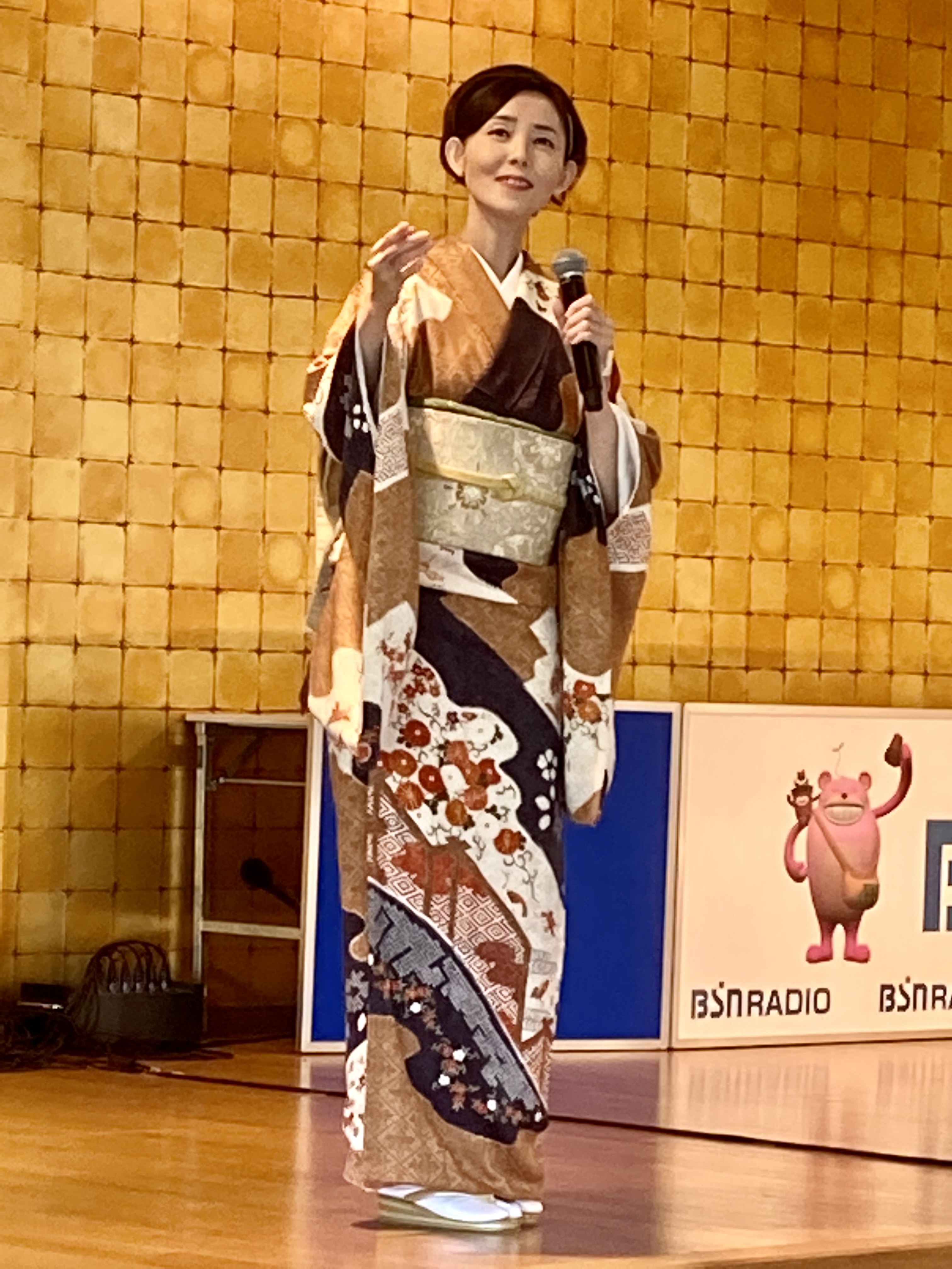 【中古】 モモタロウは泣かない/ながらみ書房/永井陽子（歌人） Amazon.co.jp: モモタロウは泣かない : 永井陽子: 本