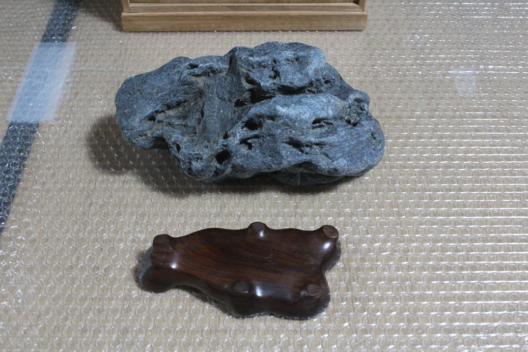 八海山石 銘：深山青湖 | 水石の深淵なる美を見つめて