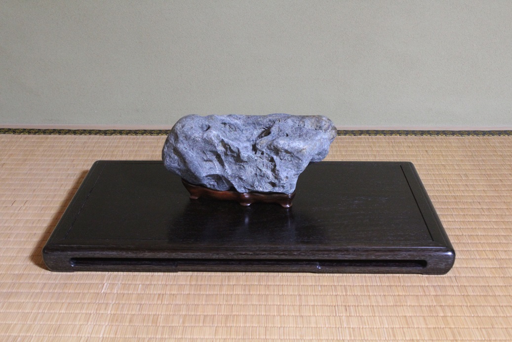 八海山石 銘：深山青湖 | 水石の深淵なる美を見つめて