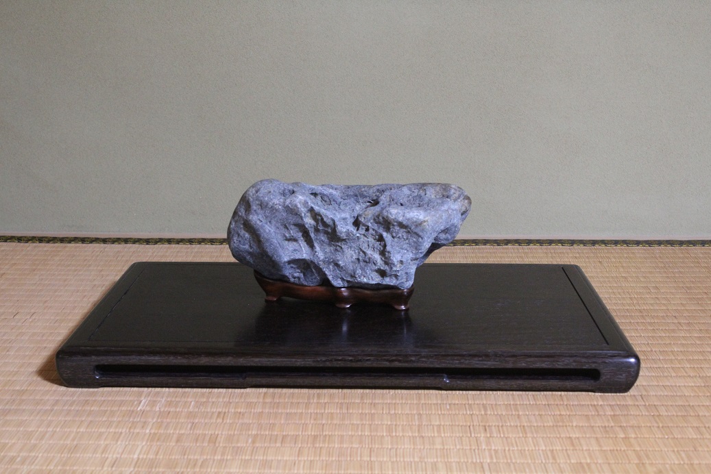 八海山石 銘：深山青湖 | 水石の深淵なる美を見つめて