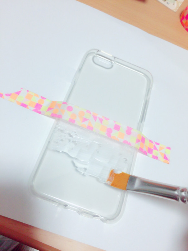 簡単にできるキラキラで可愛いiphoneケースdiy Nom De Plume ノンデプルーム