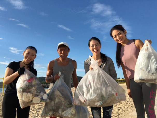 Fc琉球ビーチサッカーチームと日本ミスコン協会ランニング部が北谷海岸沿いの清掃を実施 Okinawa Pr Web