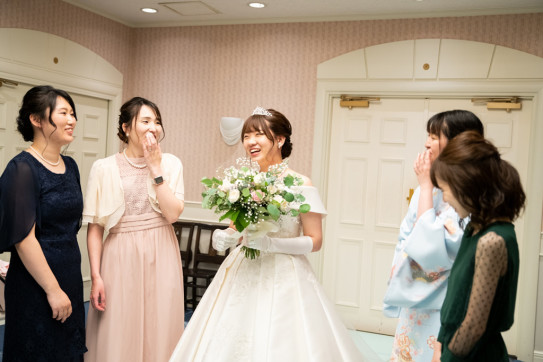 しあわせいっぱいの結婚式に 個性をひとさじ 笑顔と絆の結婚式 Anfelicion