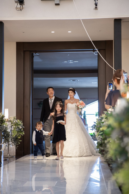 ゲストからの祝福を浴びて幸せな１日 サプライズいっぱいの結婚式 Anfelicion