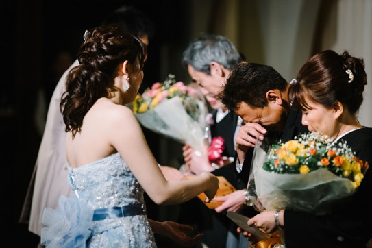 ご友人からの温かい言葉やご家族の涙 愛されカップルの幸せいっぱい結婚式 Anfelicion ご友人からの温かい言葉やご家族の涙 愛されカップルの幸せいっぱい結婚式 Anfelicion