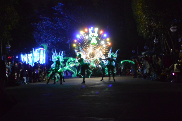 香港ディズニーランド 夜のパレード Familytravelog 香港ディズニーランド 夜のパレード Familytravelog