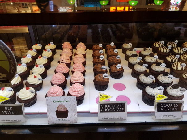 バースデー カップケーキを探しに Twelve Cupcakes へ Familytravelog