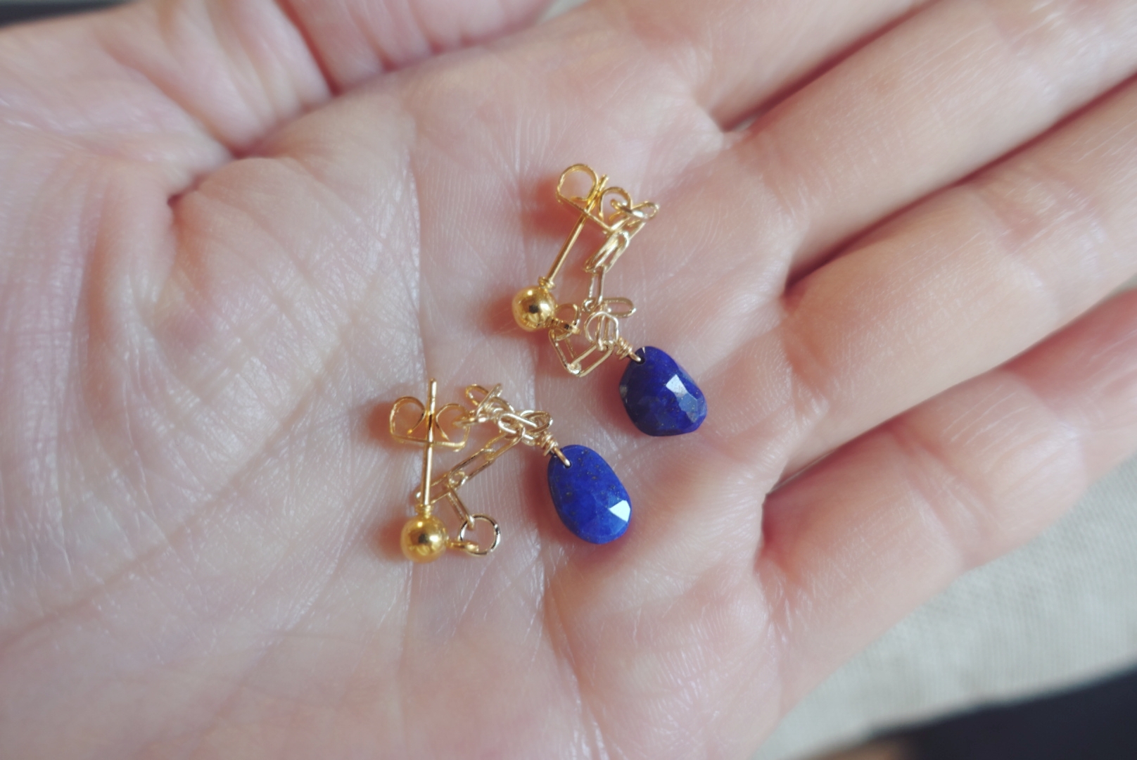 ラピスラズリのチェーンピアス | merci - 天然石アクセサリー