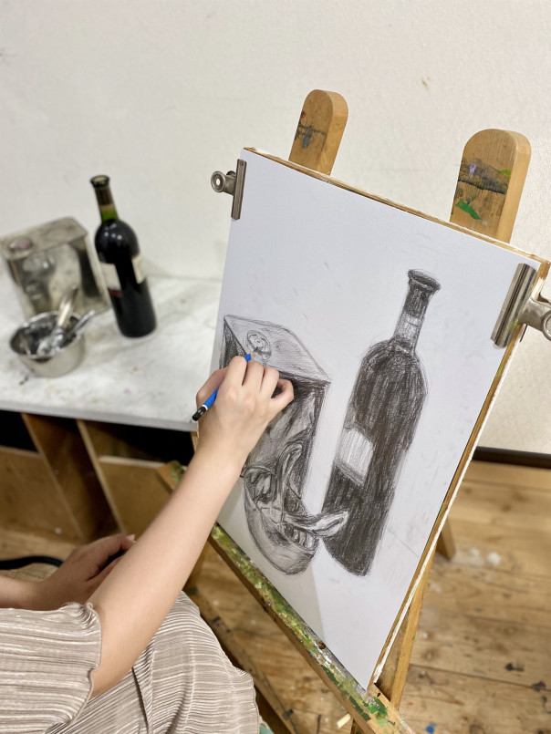 大人 デッサンの様子です 絵画教室 Atago Art Lab あたごラボ 大人 デッサンの様子です 絵画教室 Atago Art Lab あたごラボ