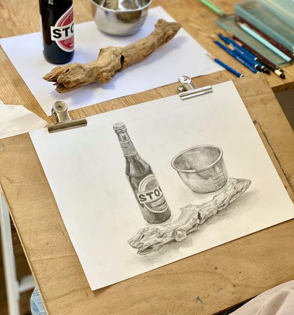 大人 デッサンの様子です 絵画教室 Atago Art Lab あたごラボ 大人 デッサンの様子です 絵画教室 Atago Art Lab あたごラボ
