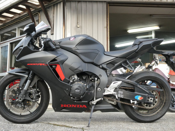 2017年式 CBR1000RR. SC77 しょっぱく マフラー