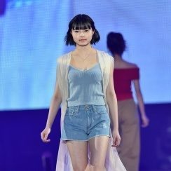 【非売品】 AKBチーム8 坂口渚沙/佐藤七海 ☆２Sチェキ☆【激レア】 AKB48 チーム8 坂口渚沙 in Theater 2018.02 (2) 月別 生写真 チュウ