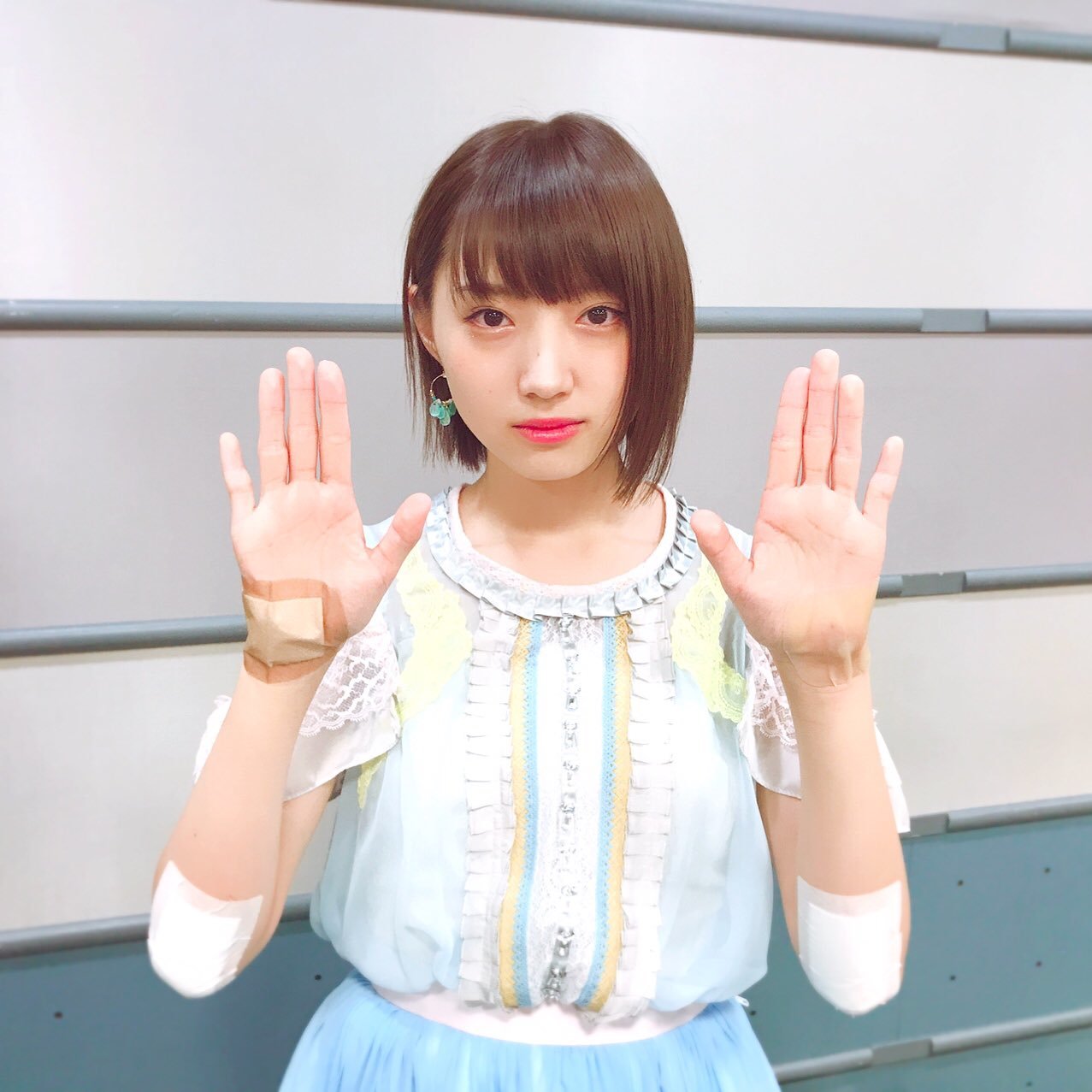 NMB485728 	YouTube>23{ ->摜>769 