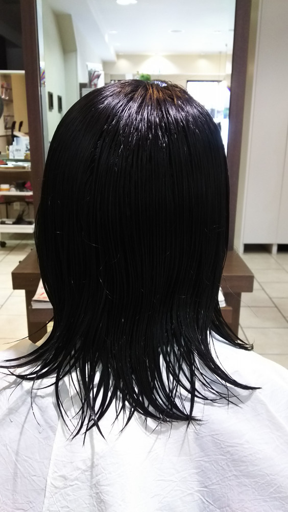 伸ばし途中で肩で跳ねてしまう髪をデジタルパーマでゆるふわに 登戸 美容室 Neolive Cino 鈴木和真 ブログ 登戸美容室 Neolive Cino デザイナー 鈴木和真blog