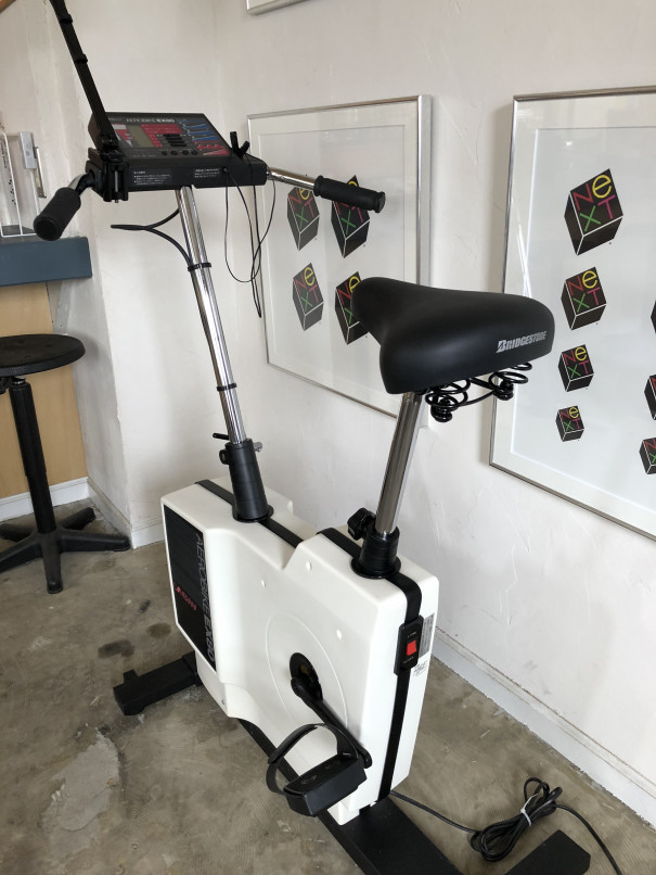 引取限定】 KONAMI コンビ エアロバイク EZ101 combi