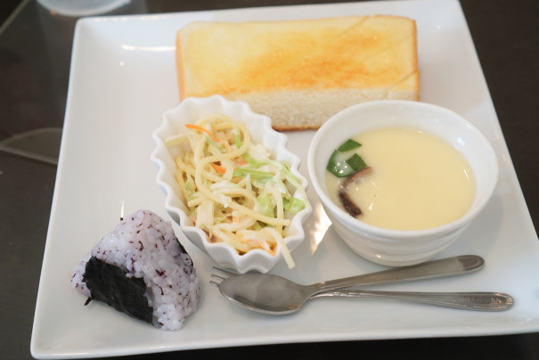 トースト おにぎりのwモーニング グランマ 大垣市昼飯町 岐阜モーニング Love Gifu Morning 愛すべき岐阜モーニング トースト おにぎりのwモーニング グランマ 大垣市昼飯町 岐阜モーニング Love Gifu Morning 愛すべき岐阜モーニング