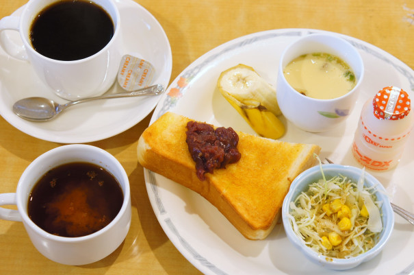 狙い目は9時過ぎ 味噌汁 焼きそばのバイキング Peanuts Cafe ピーナッツカフェ 岐阜市薮田南 岐阜モーニング Love Gifu Morning 愛すべき岐阜モーニング