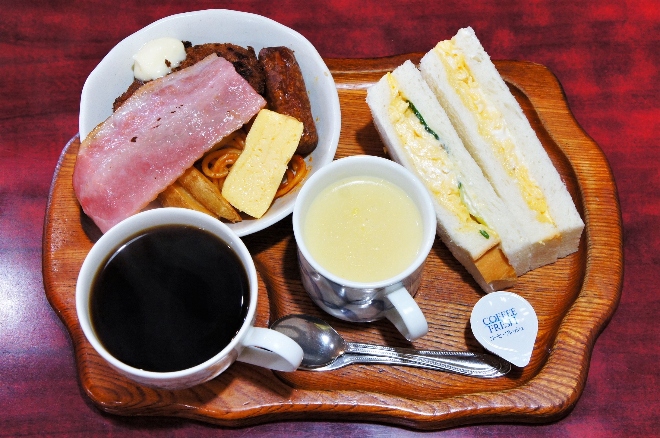 閉店※ 小鉢に盛りだくさんのおかずが凄いモーニング♪【喫茶れんげ