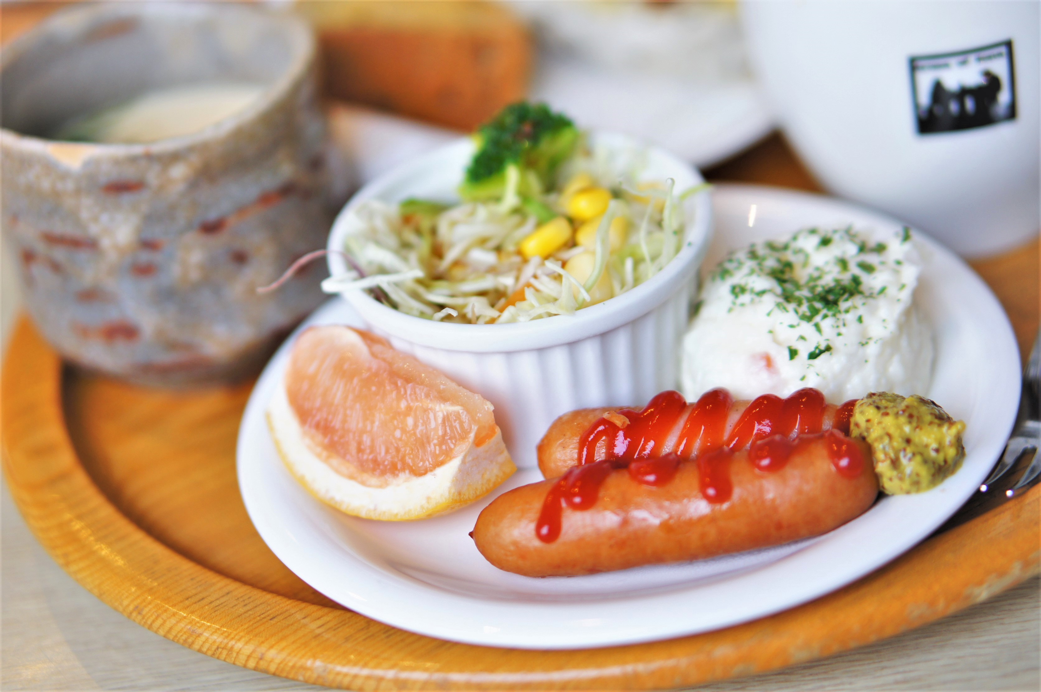 モーニング 確認用 豪華モーニングセットが人気の地元密着モーニング♪【アロマオブコナ