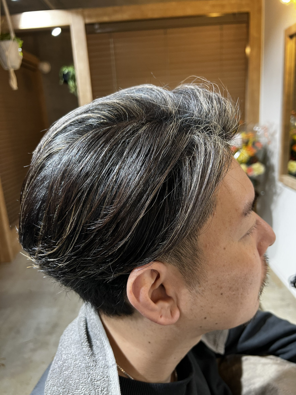 男性にもハイライトおすすめです 祖師ヶ谷大蔵 砧エリアのカラー特化型美容室elvita エルヴィタ 男性にもハイライトおすすめです 祖師ヶ谷大蔵 砧エリアのカラー特化型美容室elvita エルヴィタ