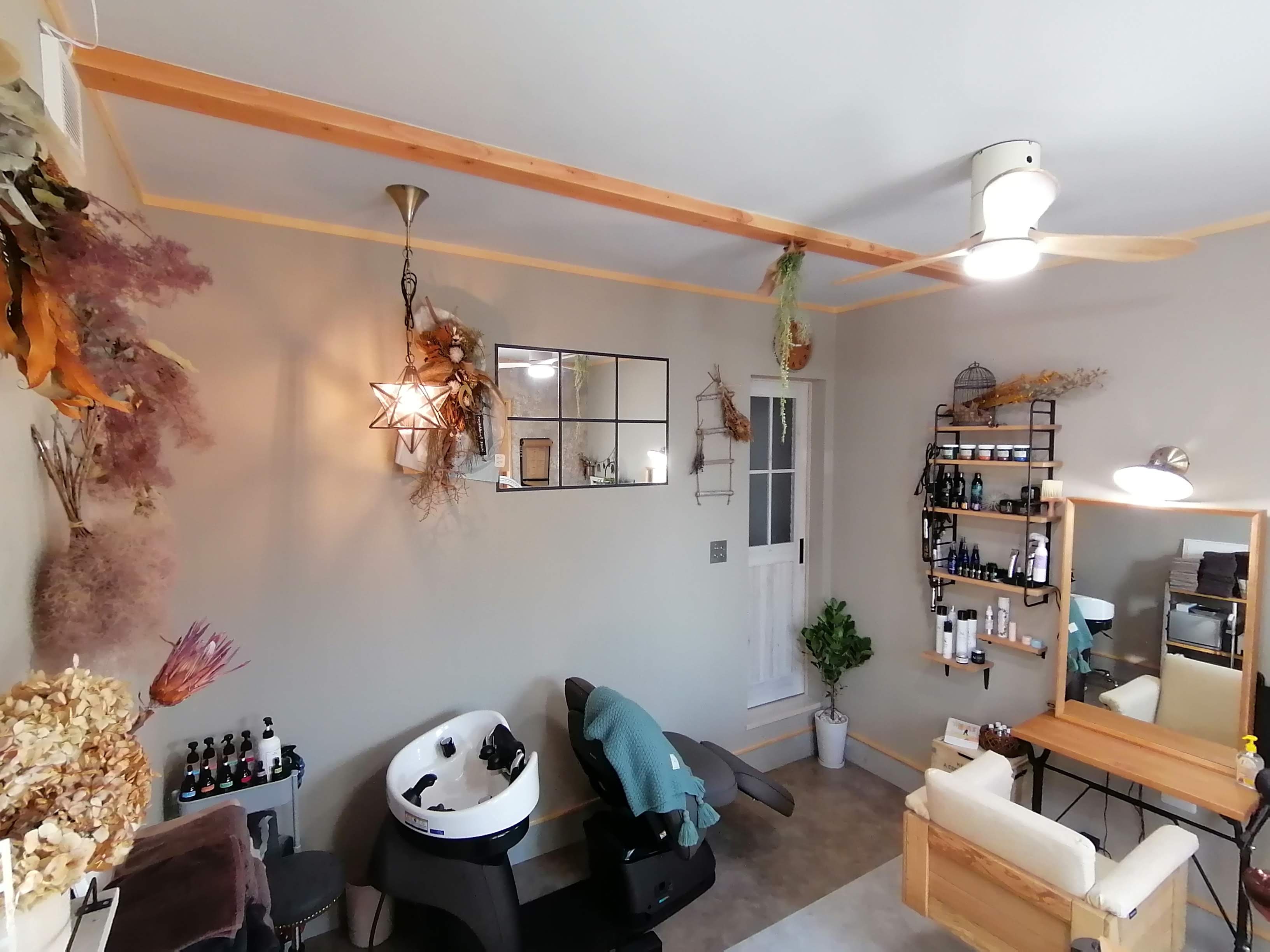 1席の小さな美容室