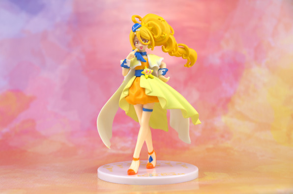 プリキュアのフィギュアは色がそろって見栄えがするというもの Hugっと プリキュア キューティーフィギュア キュアエトワール せいぶつへいきと写真