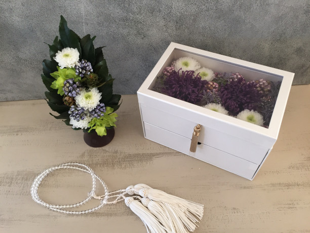 ずっと気になっていた 仏花𓇉 習得して来ました 花と木の実cocochiya はなときのみ ここちや ずっと気になっていた 仏花𓇉 習得して来ました 花と木の実cocochiya はなときのみ ここちや