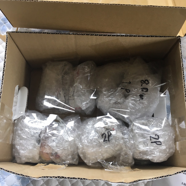 まとめ買いした小さな鉢が届きました あと多肉の葉挿しの経過 インドアさっこ まとめ買いした小さな鉢が届きました あと多肉の葉挿しの経過 インドアさっこ