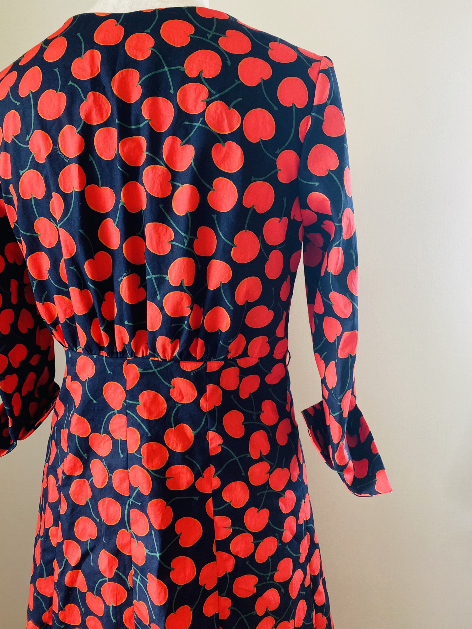 さくらんぼのワンピース　見本 es-top150-1-re.jpg