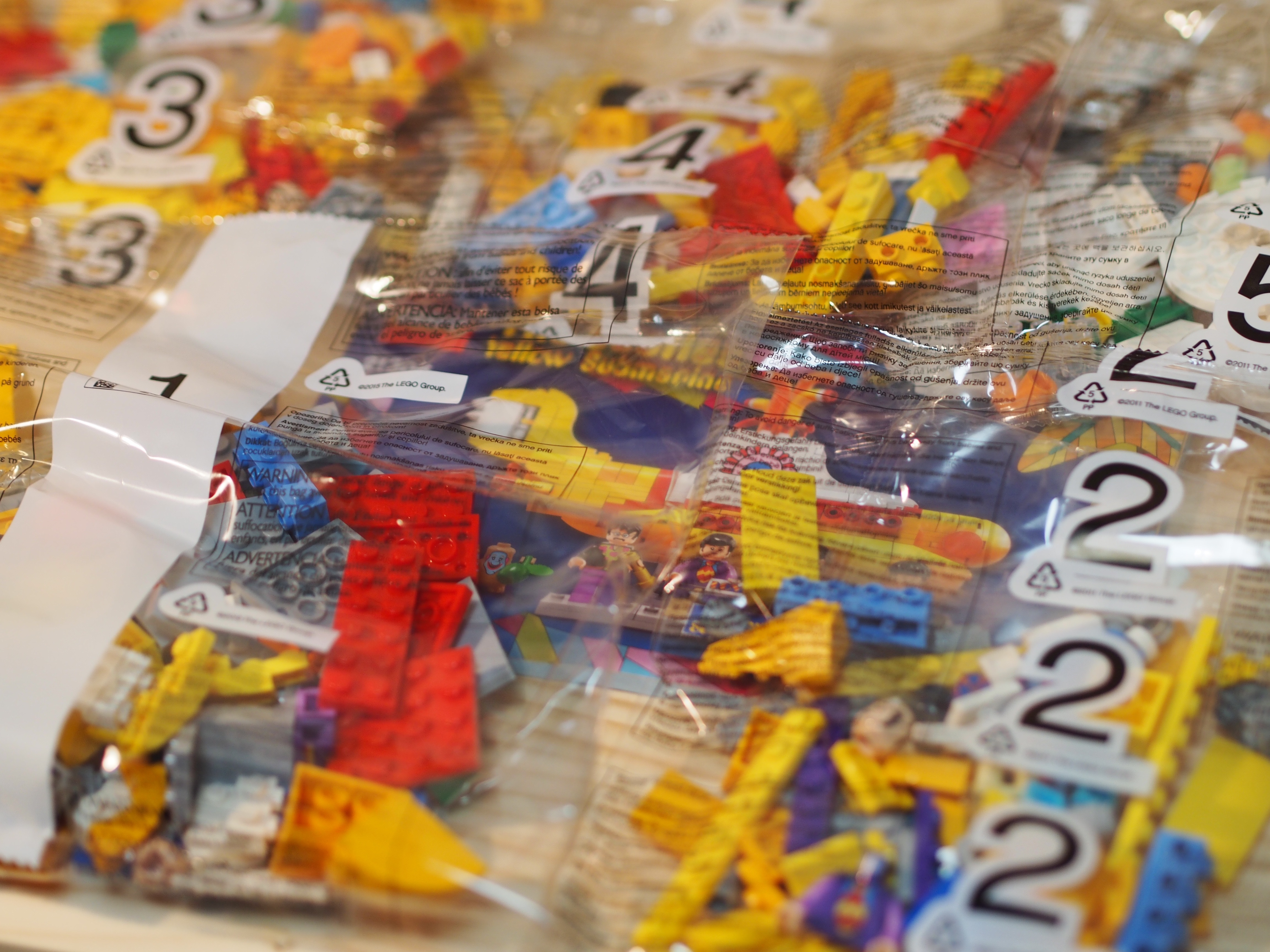 The Beatles Yellow Submarine LEGO 21306 | Hell Near Effect Board