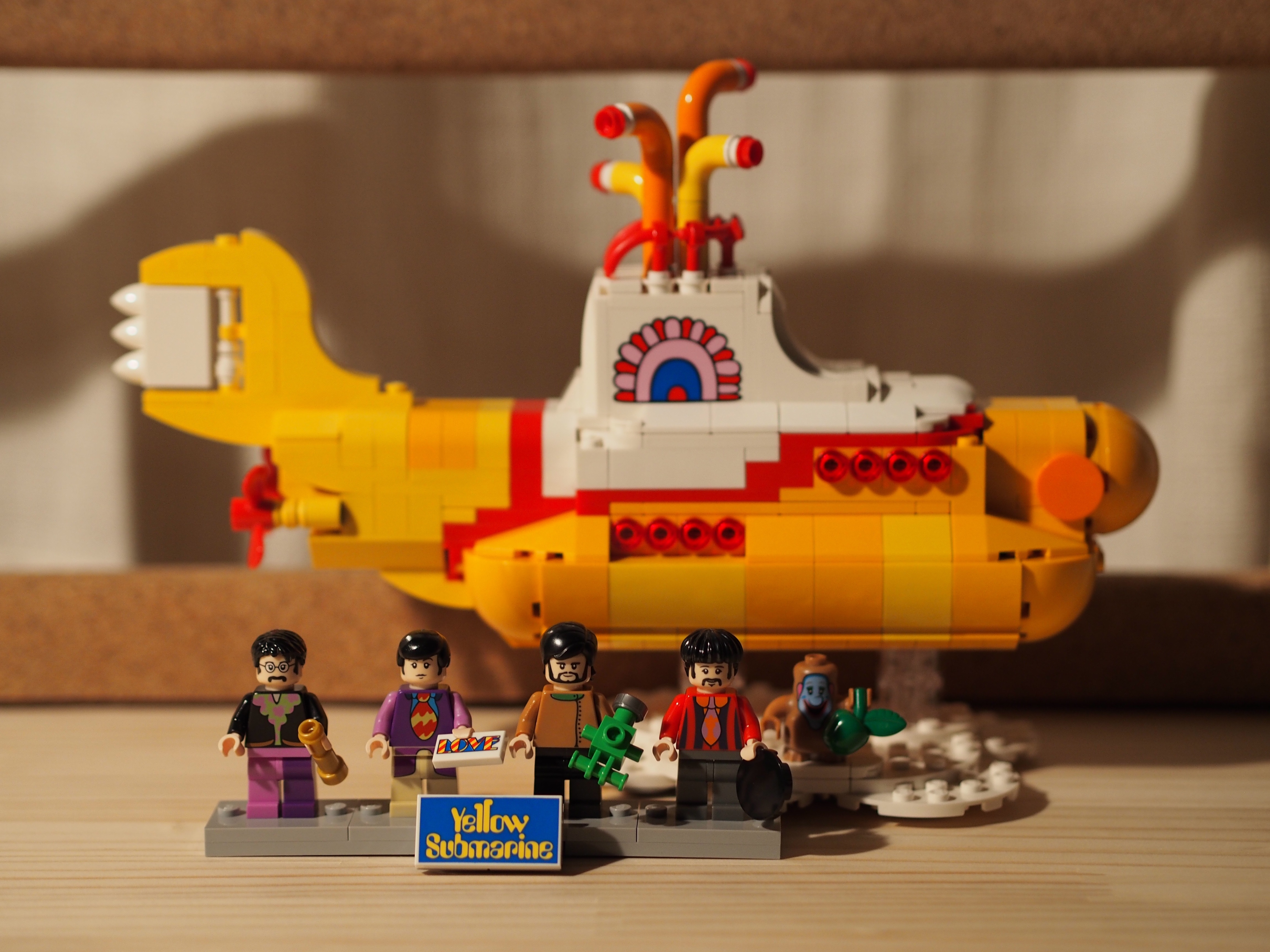 The Beatles Yellow Submarine LEGO 21306 | Hell Near Effect Board 