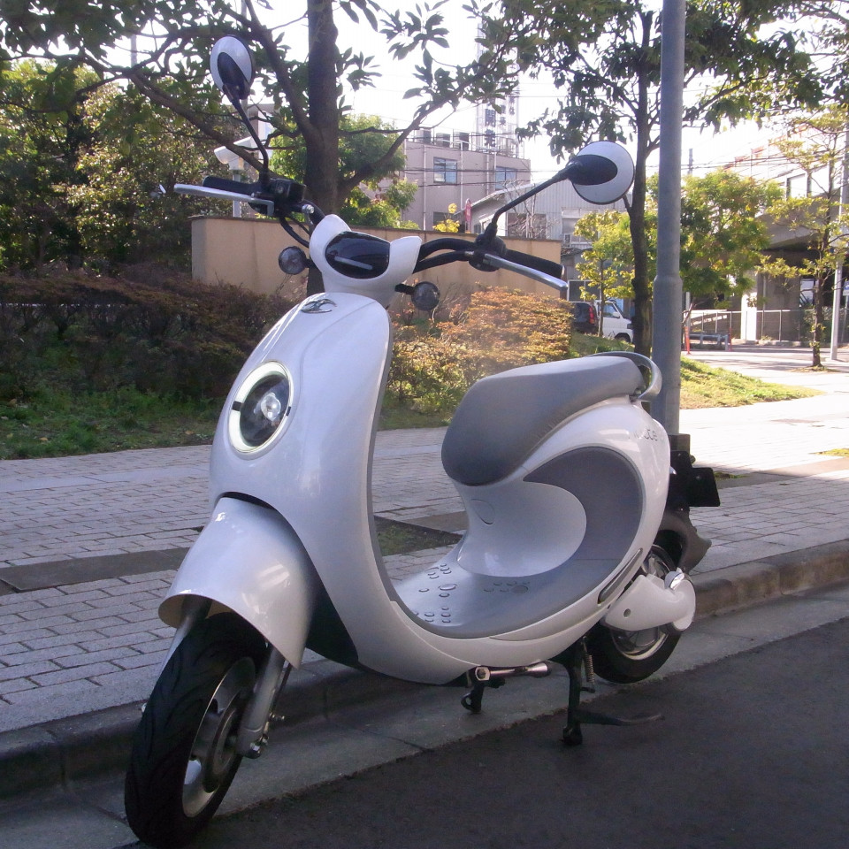 売約 ｅｖ 電動 スクーター初中古 ほぼ新車 安くてもエンジン保証付き原付スクーター販売店