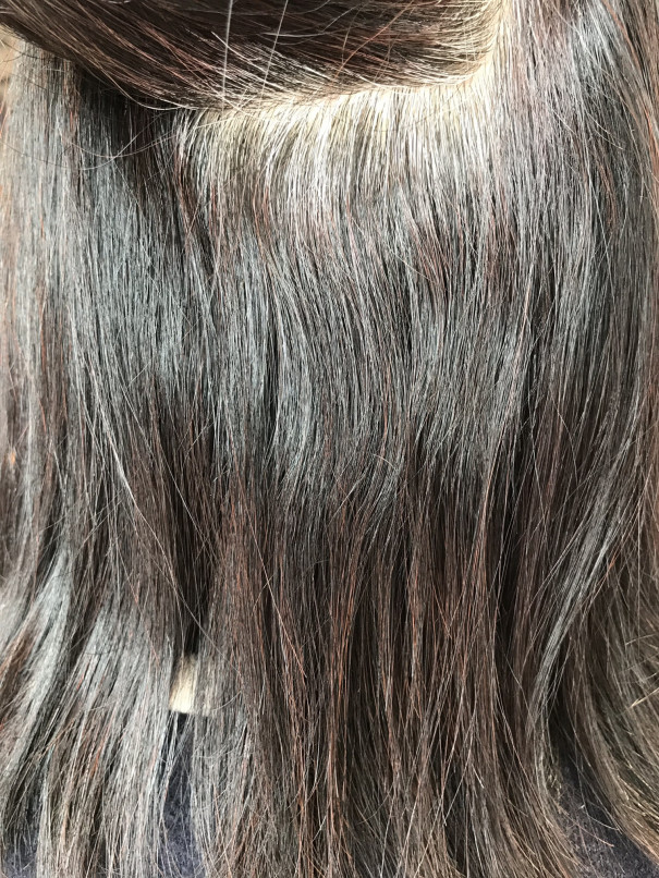 ヘアマニキュアをしてるお客様の縮毛矯正 成田市 白髪染め オーガニックカラー 美容室 Hatahair ヘアマニキュアをしてるお客様の縮毛矯正 成田市 白髪染め オーガニックカラー 美容室 Hatahair