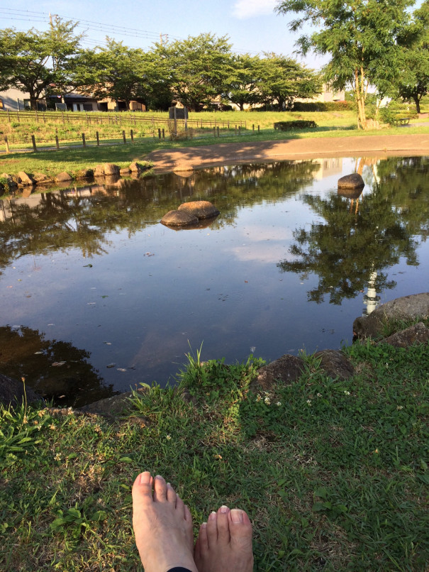 仕事の後のリラックス 福生の多摩川中央公園にて 森のつぶやきのように 弱さの中で生きる