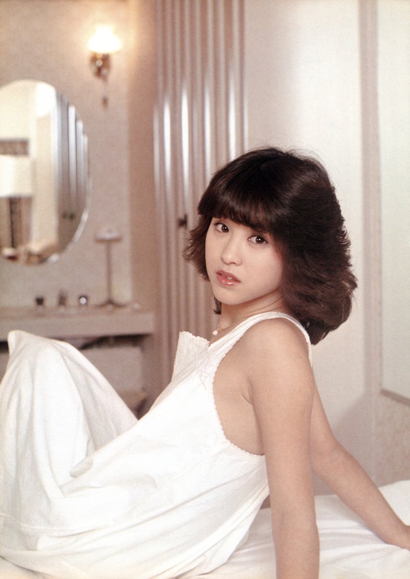 松田聖子写真集 聖子ひとりじめ 夢の国のアリス 松田聖子写真集 聖子ひとりじめ 夢の国のアリス
