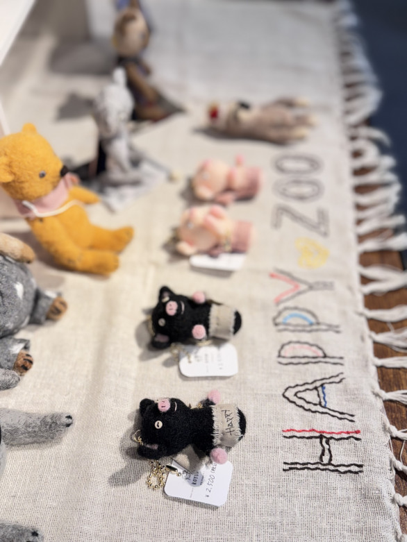 愛嬌がある仔兎ちゃん ぬいぐるみ ハンドメイド 羊毛フェルト 海外作家 
