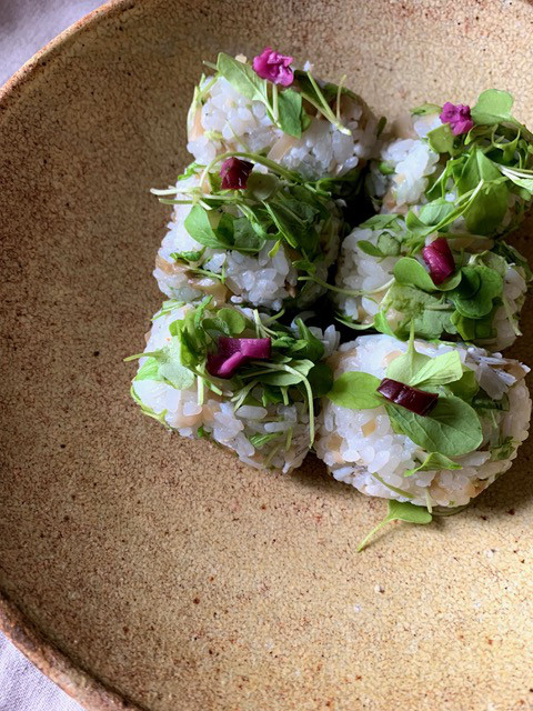 クレソンとザーサイのじゃこおむすび お日様リーフラボ