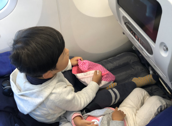 こどもの飛行機対策にFLYTOTを購入した話 | Enjoy Jakarta Life 