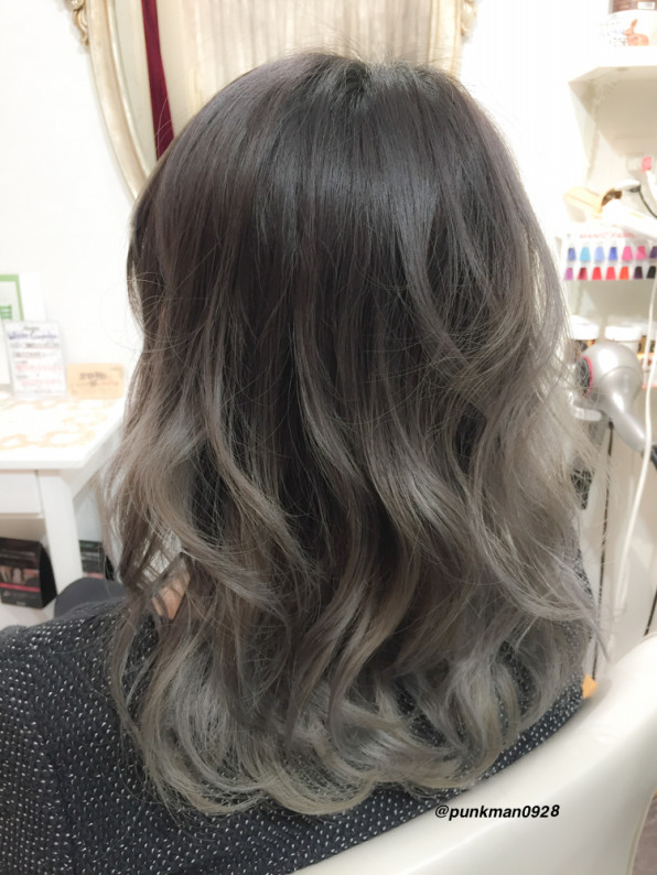 外人風アッシュグレーグラデーション 髪色 Private Hair Salon Aurora アウローラ