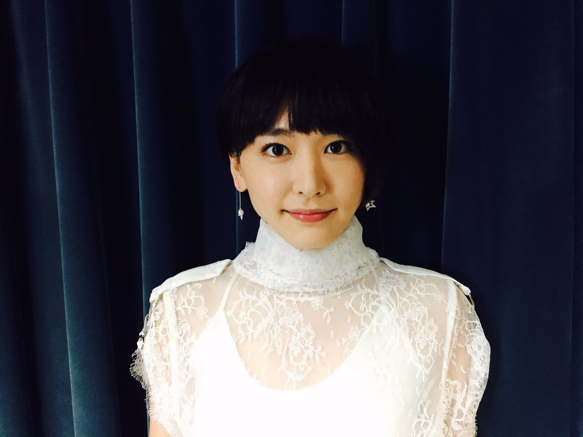 新垣結衣の紅白の衣装 ファッションスナップ コム 福岡市 中央区 今泉 古着 買取 ブランドリサイクルショップ ヴァンカトル 福岡 Vingt Quatre 福岡