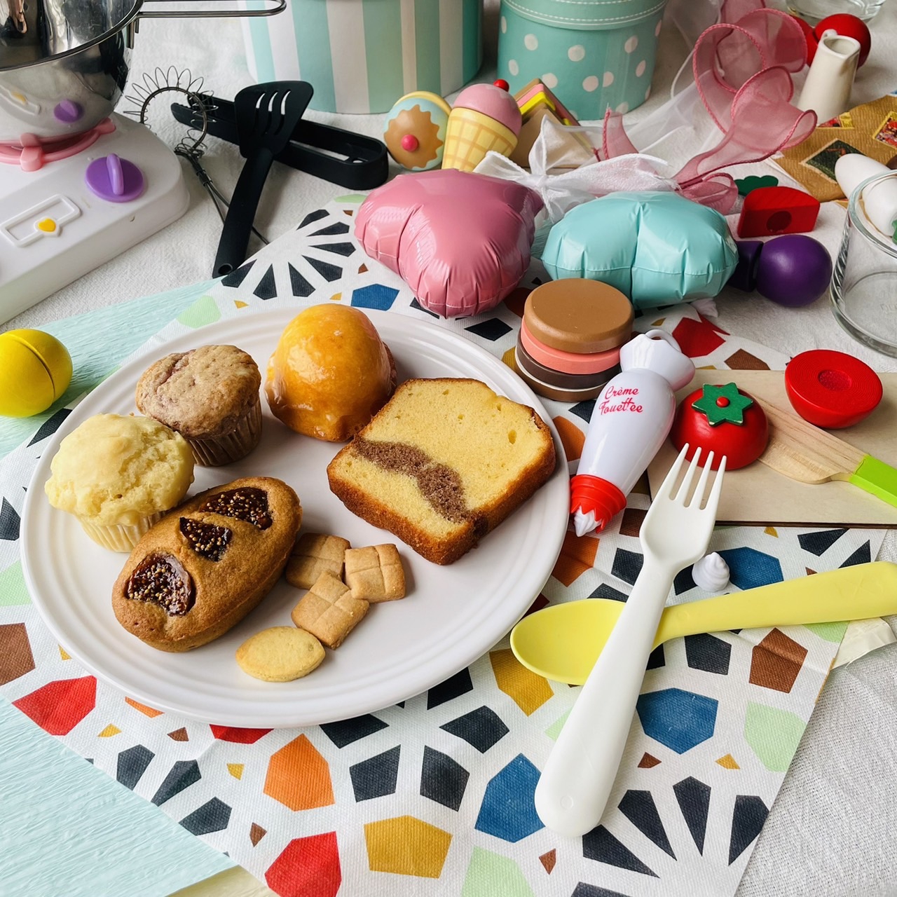 あなたのための毎月の幸せなおやつタイム【yumyumbox（ヤムヤム