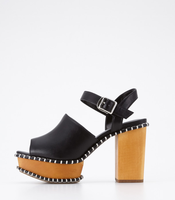 大人気 BUCKLE WOODEN SABOT 再入荷！ | MOUSSY 