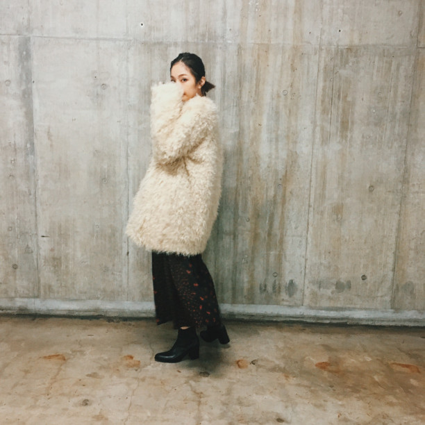 ファーコートはノーカラーが気分♡marie | MOUSSY