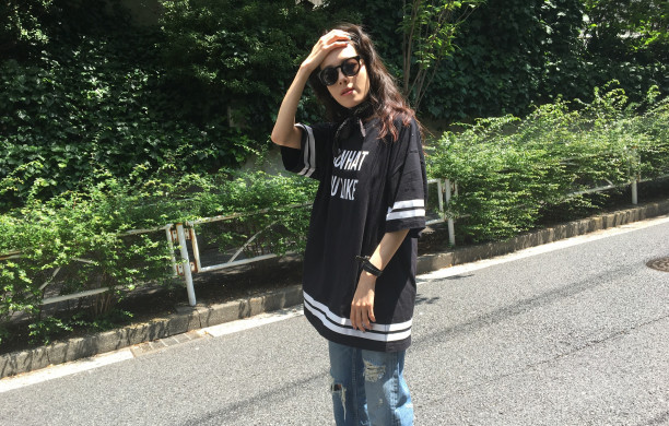 暑い夏にぴったり メンズライクなtシャツがおすすめ Akane Moussy