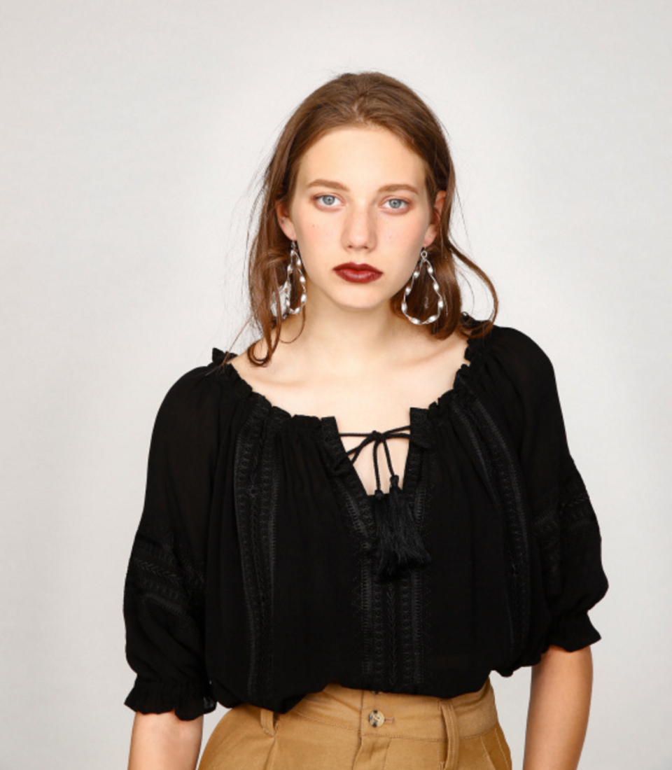 Embroidery Half Sleeve Blouse リニューアルして再登場 Moussy