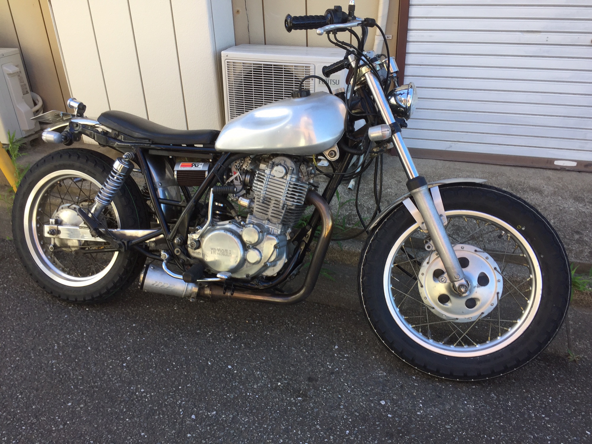 SR400 フロントブレーキディスク ヤマハ 純正  バイク 部品 初期型 曲がり無し そのまま使える 車検 Genuine:22156259