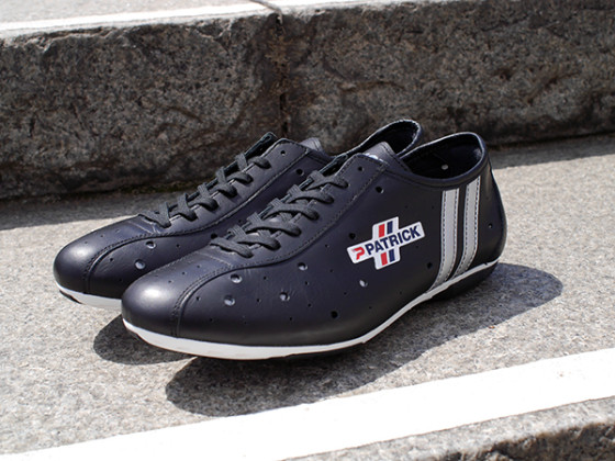 サイクリストの足元は、味のあるPATRICK POULIDOR(パトリック