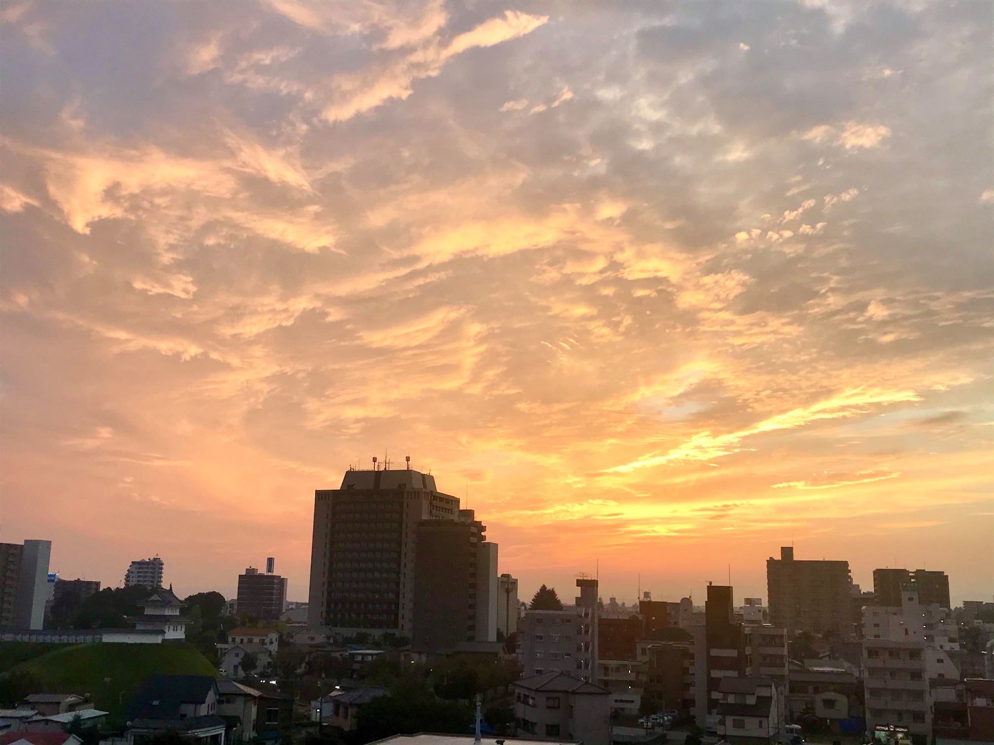 季語における 夕焼 についての考察 日本人の 夕焼 と和歌 俳句 コズミック教育企画