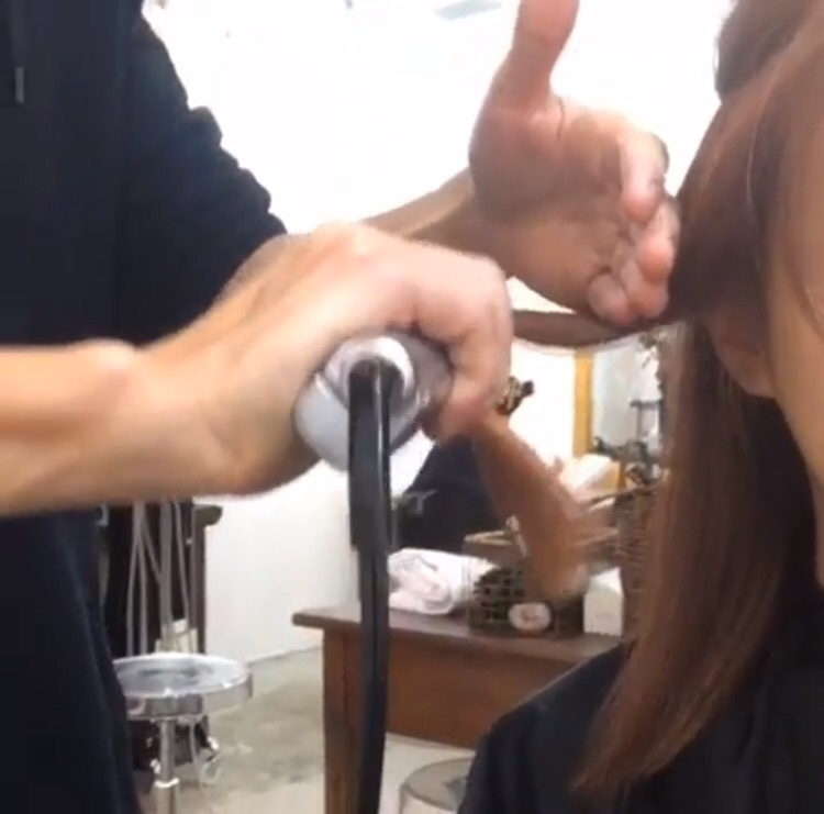 波ウェーブの作り方 Rip Hair Beauty 渋谷 表参道でカラー エクステが上手い美容師 波ウェーブの作り方 Rip Hair Beauty 渋谷 表参道でカラー エクステが上手い美容師